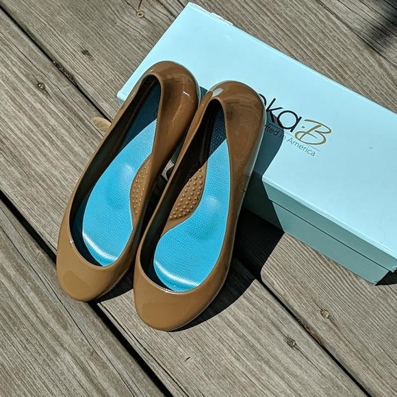 OKA b. Shoes - Oka-B Taupe Ballet Flats